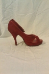 hot girl red pumps